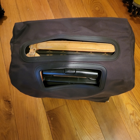 Louis Vuitton Pegase carry on - Picture 5 of 16